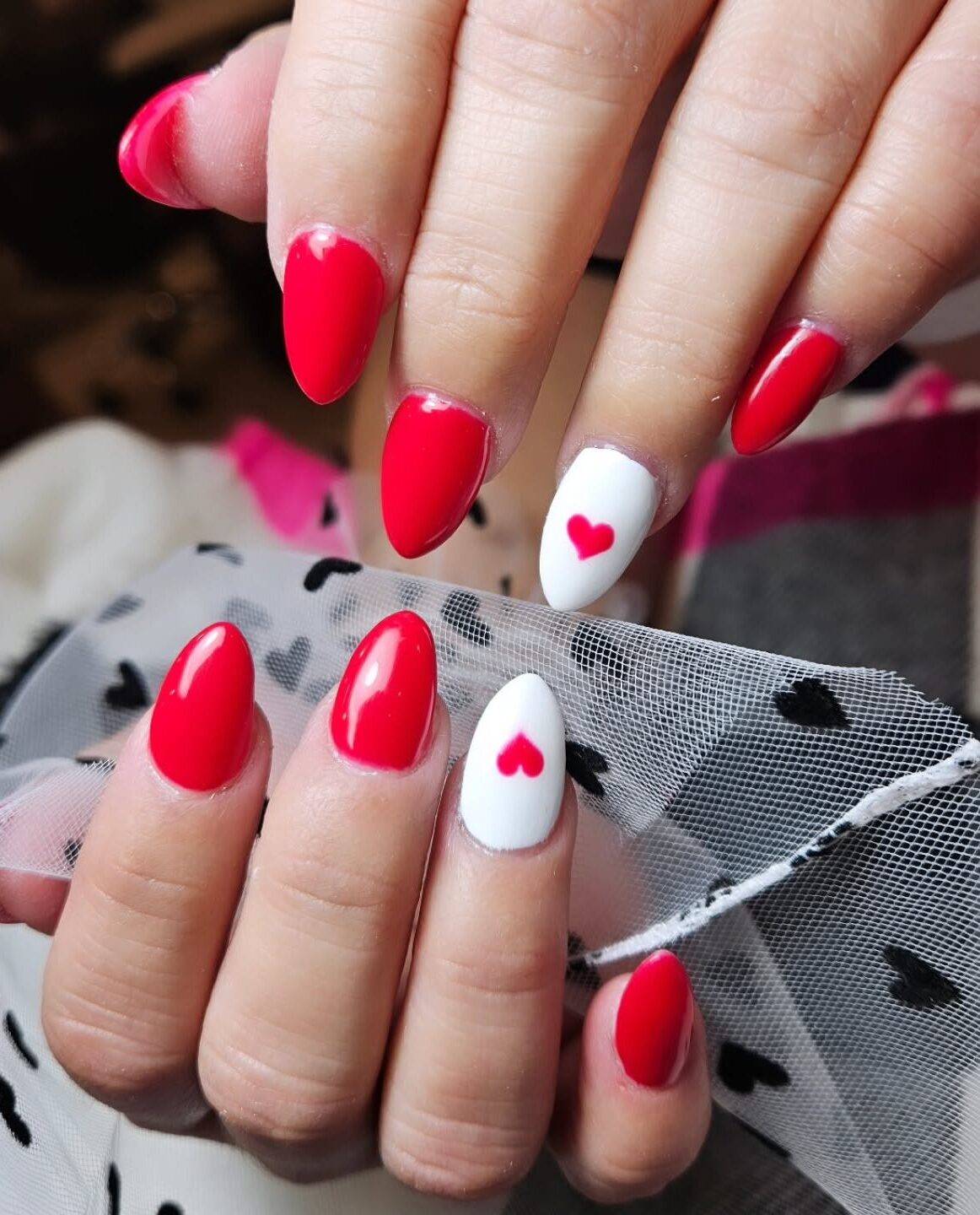 Reflective metallic chrome powder nail styling with mirror sheen